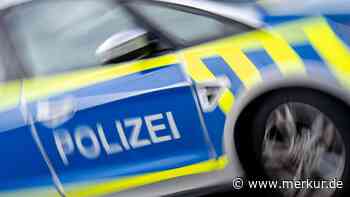 Sonne blendet: Motorradfahrer kollidiert in Inning mit Pkw und stürzt