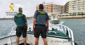 Nederlander (35) vaart illegaal over zee in Zuid-Spanje en knalt tegen rotsen, zeven inzittenden gered