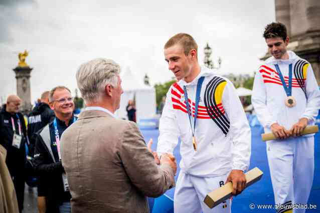 Ook Dilbeek wil Gouden Remco in de bloemetjes zetten: “We wachten nog tot na de wegrit, misschien haalt hij nog een medaille binnen”
