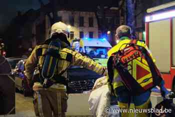 Elf mensen naar ziekenhuis na woningbrand