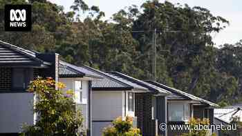 Construction body says Australia will struggle to build 1.2 million new homes if building approvals don't improve