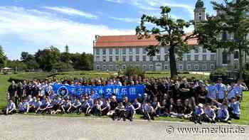 Chinesisches Grundschulorchester und Juniorbläser proben gemeinsam