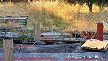 Sterpaglie e rifiuti nell'ex area giostrai e nel centro culturale. I residenti temono per gli incendi