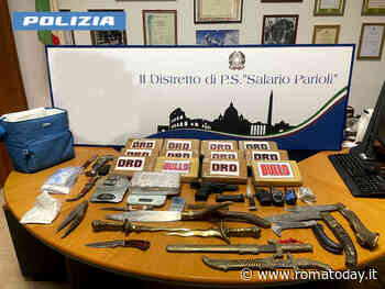 Riforniva di droga le piazze della movida romana, in casa una santabarbara