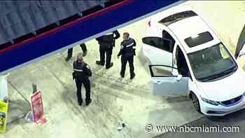 2 arrested after allegedly trying to rob acquaintance, leading chase in Pembroke Pines