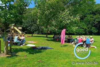 Femma Dilsen geniet van de zon tijdens zomerpicknick
