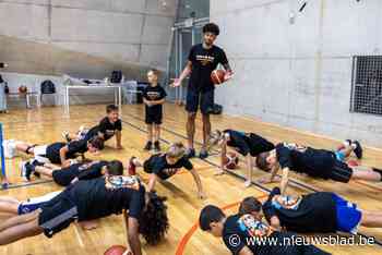 “Later wil ik net als Toumani NBA-speler worden”: Belgische topspeler organiseert basketbalkampen voor kinderen