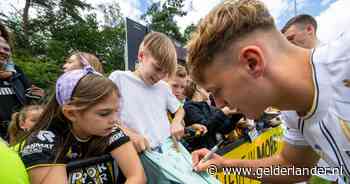 Versterkingen, nieuwe shirts: bij Vitesse volgt het ‘voorbereidingsnieuws’ zo mogelijk binnen één week