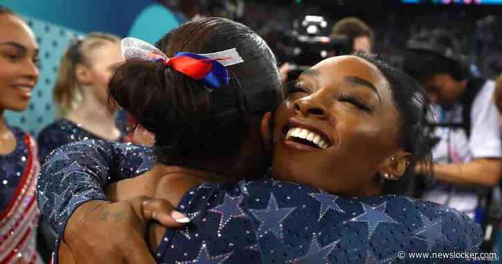 Simone Biles loodst VS naar turngoud, beachvolleyballers naar achtste finales