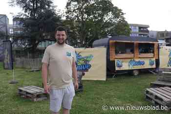 Dieven stelen…. reclamebord uit Zomerbar, rest zat te goed vast: “Klacht ingediend voor diefstal en vandalisme”