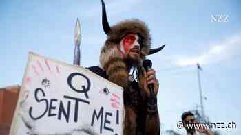 QAnon lebt weiter: In den USA ist die Pädophilie-Panik heute weit verbreitet