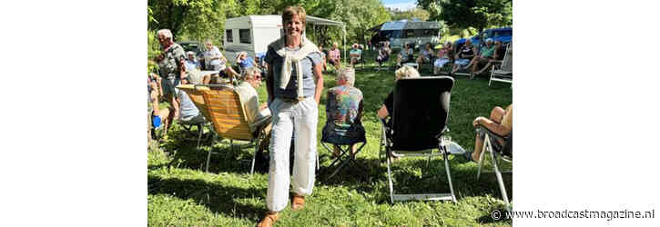 Martine van Os reist dwars door Spanje naar Portugal in We zijn er Bijna!