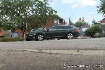Gemeente vindt tijdelijke oplossing voor kapotte verkeerslichten aan kruispunt bij jeugdcentrum De Mena