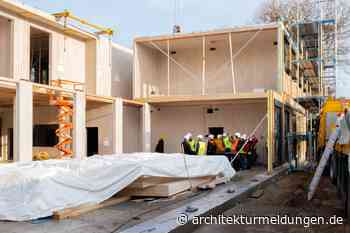 Zeitgemäße Erweiterungen: Drei Schulbauprojekte in Holzmodulbauweise von Sehw Architektur in Köln
