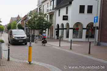 Bewoners Kerkstraat zijn wegpiraten beu: “Slagboom is geen oplossing”