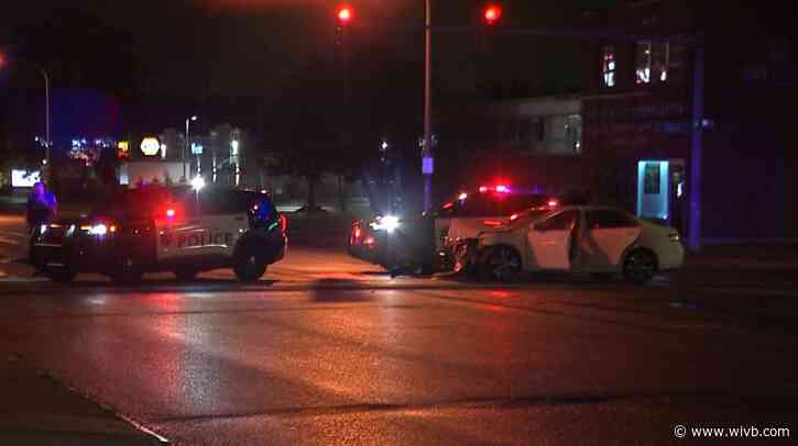 2 hospitalized after overnight crash on Elmwood Avenue
