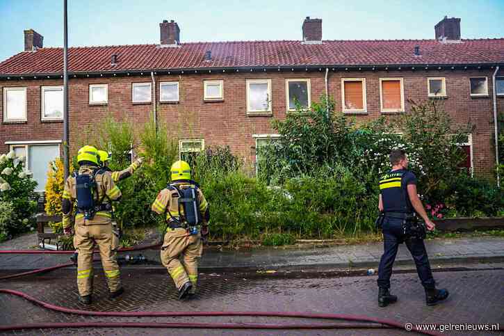 Moeder legt kind op bed, tussentijds ontstaat felle brand in keuken