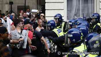 Opnieuw onrustig in VK, confrontaties tussen relschoppers en politie bij woning premier