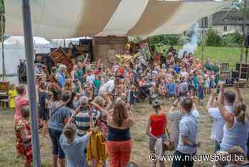 Kasteel van Westmalle vormt sprookjesdecor in eerste grote Ridder Muis Zomershow, zaterdag nog drie voorstellingen: “Verwondering staat voorop”