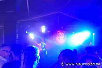 Zwarte tent, leeuw en zelfs de wc-madam: Hubo doet Tongerse discotheek Real (even) herleven