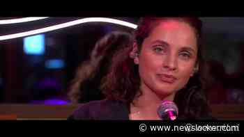 Franse Mennel zingt eigen versie Hallelujah