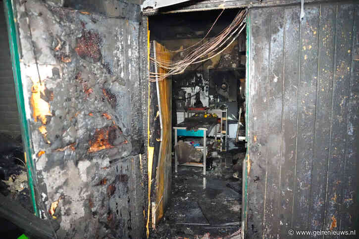 Brand bij Broodje Jaap in Arnhem, appartementen ontruimd