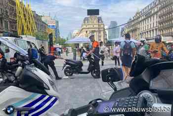 Politie zet opgedreven bromfietsen aan de kant bij controleactie
