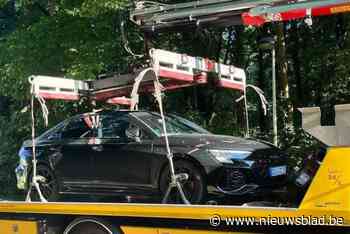 Wegpiraat maakt het wel erg bont en probeert politie te slim af te zijn door sleutel in onderbroek te verstoppen: Audi RS3 getakeld