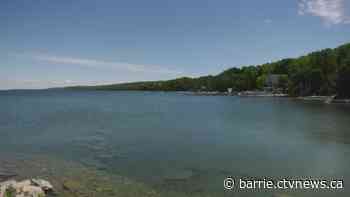 Good Samaritan saves submerged car's driver