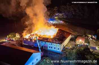 Vierkanter-Hof in Vollbrand