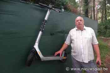 Patrick (65) treft om de haverklap deelsteps aan in zijn voortuin: “De volgende step gooi ik in de afvalcontainer”