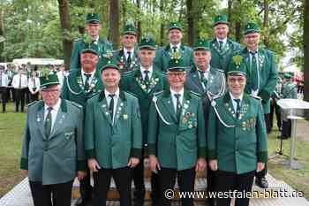 43 Schützen seit 40 und 25 Jahren im grünen Rock