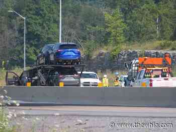 Construction worker injured after being struck by vehicle on Hwy. 401 near Kingston