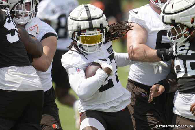 Browns RB D’Onta Foreman suffers head injury during practice, air lifted to hospital in Virginia