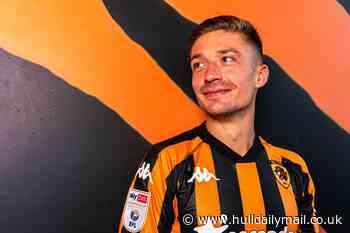 Hull City snap up third summer signing as boss Tim Walter gets his man