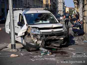 Milano, furgone colpisce quattro persone sul marciapiede: un morto