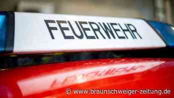 Strohballenpresse fängt Feuer – Feld in Wittingen brennt