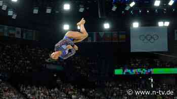 Deutsche 16-Jährige in Top 10: Turn-Königin Simone Biles zeigt seltenen Patzer - und holt Gold