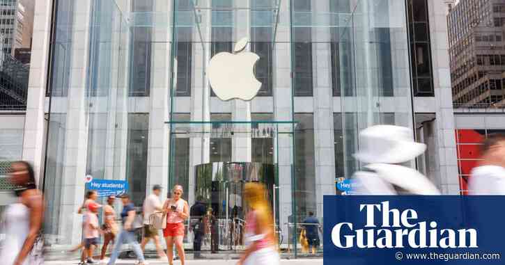 Apple beats earnings forecast despite decline in iPhone sales