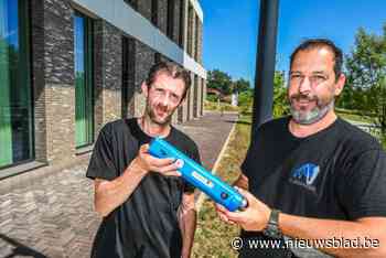 Limburgse uitvinding rolt spanriemen voor vrachtwagens in amper 10 seconden op: “Tijdswinst én minder spierpijn”