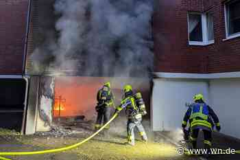 Feuer in Garage ausgebrochen – Flammen drohen auf Wohnungen überzugreifen
