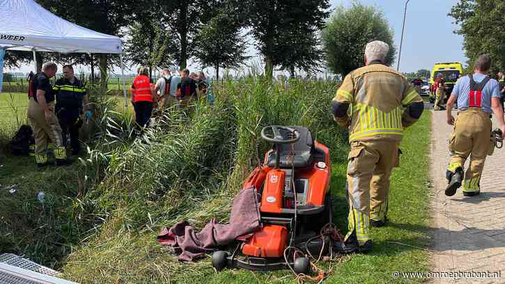 Man komt in het water klem te zitten onder maaier en raakt zwaargewond