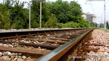 Operai trovano cadavere vicino alla massicciata della ferrovia
