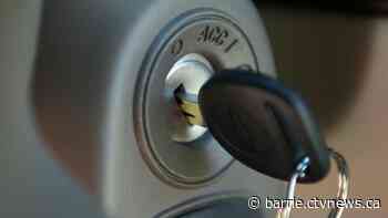 Suspicious man discovered allegedly attempting to enter cars in Barrie