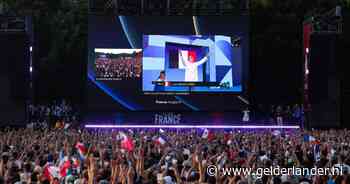 Heel Frankrijk staat op voor zwemheld Léon Marchand