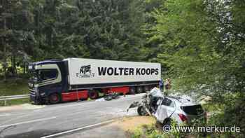 Schwerer Lkw-Unfall in Bayern – Autofahrerin stirbt