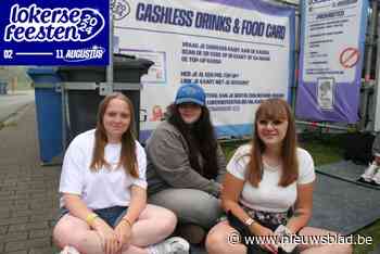 Fans zijn er als de kippen bij voor hun favoriete artiesten op Lokerse Feesten: “Om het eerst aan het podium”
