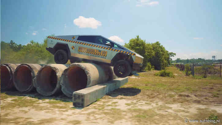 YouTuber helpt een Tesla Cybertruck naar de vernieling [Video]