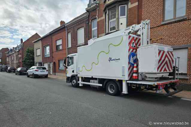 Brandweer rukt uit voor rook bij pelletkachel, mogelijk elektrisch probleem