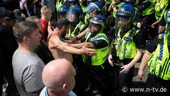 Nach Messerattacke in Southport: Neue Unruhen bei rechten Demos in Großbritannien